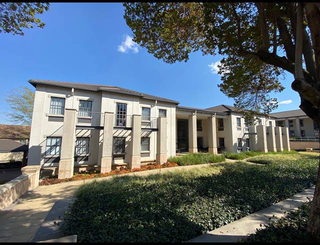 252M² OFFICE TO LET IN BRYANSTON